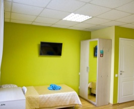 Четырехместный номер с общей ванной комнатой в Альянс