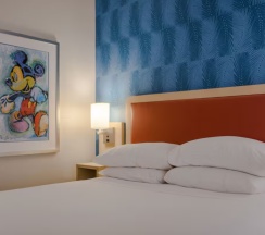 Двухместный номер корпус 2 Deluxe (2 отдельные кровати) в Howard Johnson by Wyndham Anaheim Hotel and Water Playground