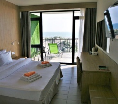 3-местный номер полулюкс с террасой в Браво