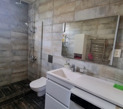 Апартаменты с балконом и с красивым видом из окна в У дяди Володи