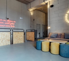 Место в девятиместном номере для женщин в Rock hostel