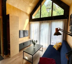 Синий дом "Полночь" в Хворост