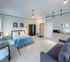 Апартаменты "Teal" с балконом в Сhо