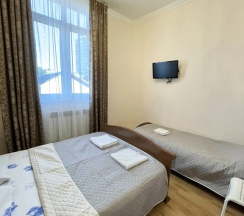 Трёхместные апартаменты с балконом в Summer House