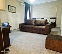 Полулюкс в Прага