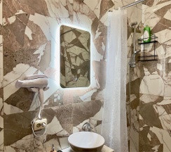 Улучшенный семейный номер в Bronnitskaya