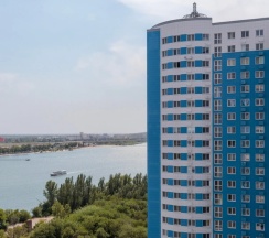 Апартаменты с балконом и с красивым видом из окна в Квартира Апартаменты с видом на Дон