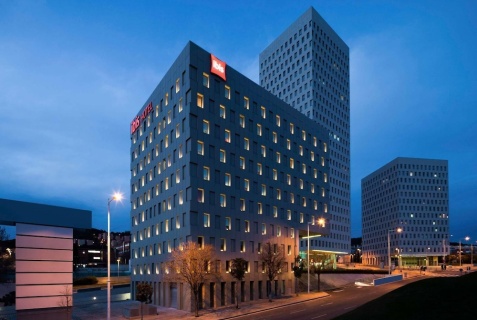 Санта-Колома-де-Граманет: Отель ibis Barcelona Santa Coloma