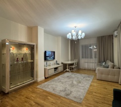 Четырёхместные апартаменты с 3 комнатами с балконом в Rent 247