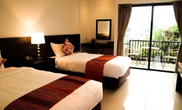 Номер Standard с балконом и с видом на сад в Baan Nan Hotel