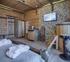 Двухместный 25 люкс с террасой с видом на море двуспальная кровать в Exclusive Hotel&Apartments