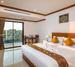 Двухместный номер Standard с балконом и с видом на сад 2 отдельные кровати в Airport Resort Phuket