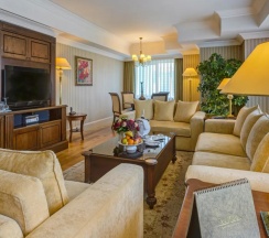 Двухместный люкс Presidential двуспальная кровать в Rixos President Astana