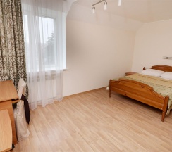 Номер Полулюкс 3-8 в Интурист