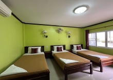 Трёхместный номер Standard с балконом в Me Mee Place & Tour Krabi