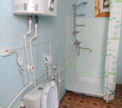 Шестиместный люкс Superior с балконом и с красивым видом из окна в Урочище Машуково