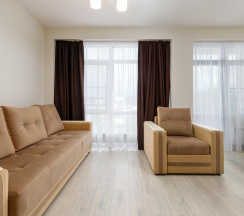 4-местные апартаменты люкс с балконом, вид на горы (#135) в Geo Apart