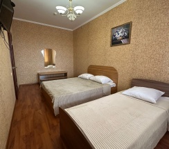 Люкс двухкомнатный с балконом в Николаевский