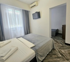 Трехместный двухкомнатный номер без балкона в Уют