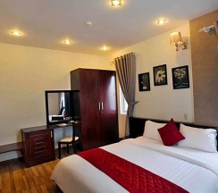 Двухместный номер Deluxe двуспальная кровать в The Carnation Hotel Da Nang
