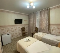 Двухместный номер Комфорт на первом этаже 2 отдельные кровати в Александра