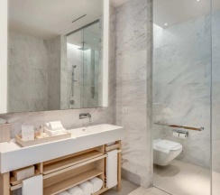 Двухместная Penthouse & Private Pool Grand Azure двуспальная кровать в Twinpalms MontAzure Phuket Resort