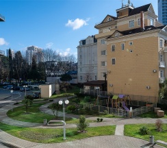 Двухкомнатные апартаменты LUX с одной спальней (2 этаж) в Real Apartments Sochi