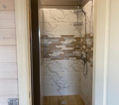 Коттедж с террасой в Yellow Stars Inn