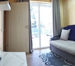 Номер стандарт улучшенный с 1 двуспальной кроватью в Veles hotel