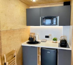 Синий дом "Полночь" в Хворост