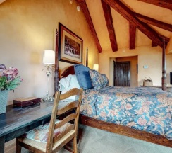 Коттедж с 4 комнатами в Juniper Ridge 16 5000 sq ft, Grand Chateau at Eagle, Expansive Mountain Views by RedAwning