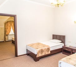 Стандартный четырехместный номер в Кароза