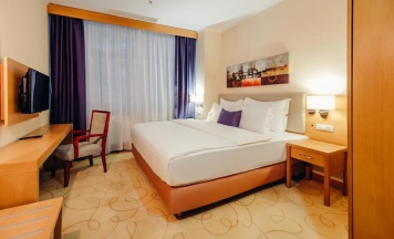 Апартаменты с видом на реку в Dedeman Oskemen Hotel