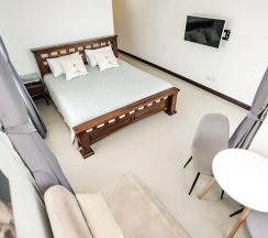 Номер Deluxe с балконом и с видом на море в Beach 7 Condo by GrandisVillas