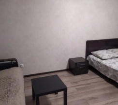 Номер Standard с балконом и с красивым видом из окна в Апартаменты Коммунистическая 25