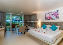 Трёхместный номер Deluxe с балконом в The Briza Beach Resort Khaolak