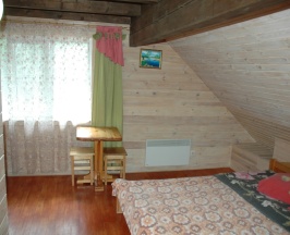 Четырёхместный номер Superior с видом на парк в Шишки