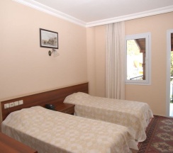Трёхместный номер Standard с красивым видом из окна в The Tower Hotel