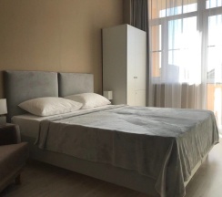 Двухместный номер Superior с балконом и с видом на море двуспальная кровать в Mon Michel