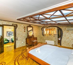 Коттедж с 4 комнатами в Baku Nizami Street Triplex 4 bedroom