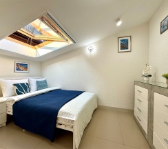 Апартаменты №2 "Люкс" на мансардном этаже в Саквояж