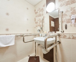 Двухместный номер для людей с ограниченными возможностями 2 отдельные кровати в Отель Виктория на Замковой