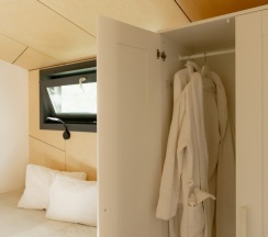 Tiny club в Dk Land