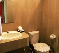 Двухместный номер Superior с балконом двуспальная кровать в Chor Chang Villa Resort