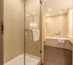 Люкс в Ramada by Wyndham Yekaterinburg Hotel&Spa
