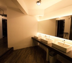 Кровать в общем номере (мужской номер) в STrips the Poshtel - Hostel