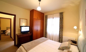 Четырёхместный номер Standard Дуплекс в Europa Hotel