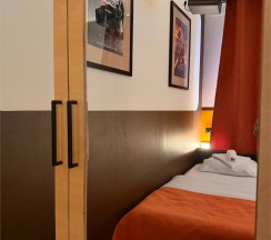 Улучшенный двухместный номер с проектором в Кино хостел на Пушкинской