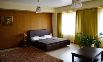 Семейный полулюкс (для 2 взрослых и 2 детей) в Грин