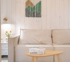 Барн с ванной и видом на озеро в Fusion Inn